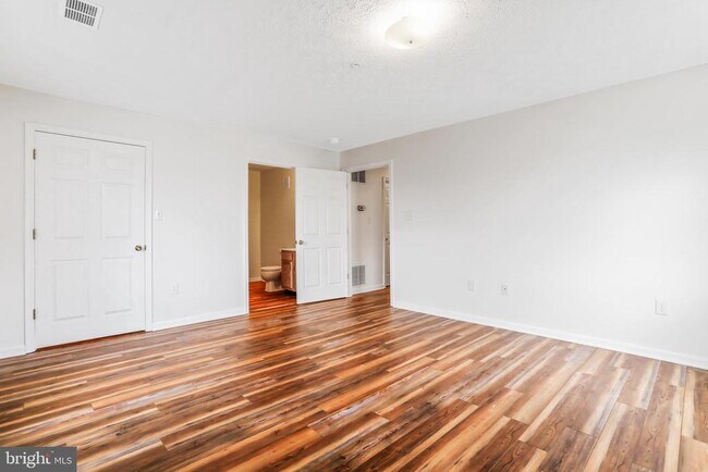 Building Photo - 145 Hailey Ln