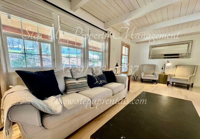 Building Photo - Stunning 3 Bedroom 2 Bath Home In Soulsbyville!!!