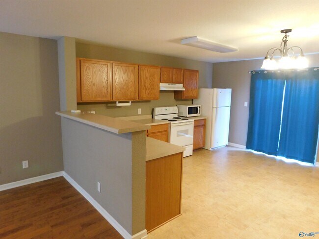 Building Photo - 3146 Castlecreek Dr SW