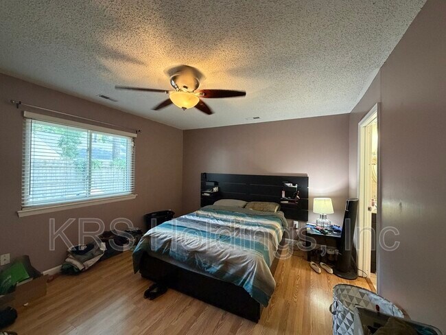 Building Photo - 1249 Eaglewood Dr