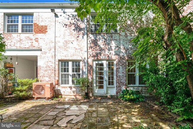 Building Photo - 3239 Gunston Rd