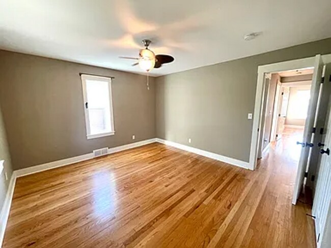 Building Photo - 414 S 40th St