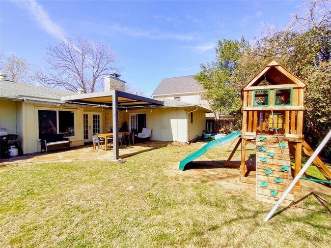 Building Photo - 7503 Chimney Corners