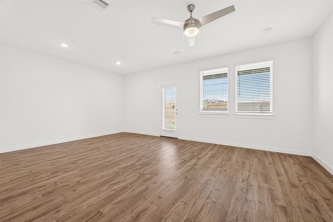 Building Photo - 3523 Adelie Ln