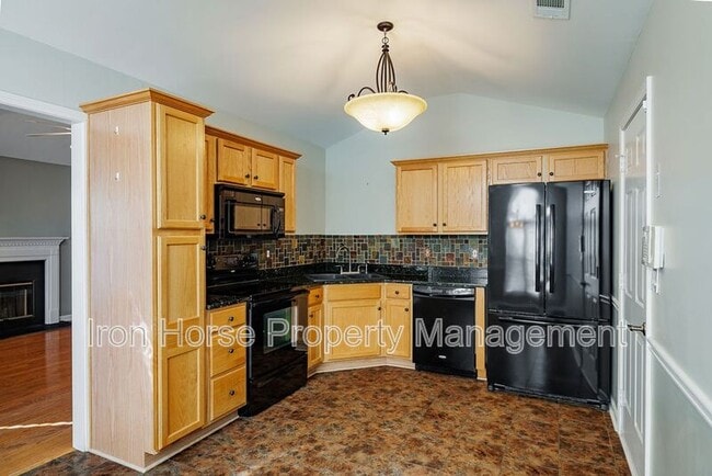 Building Photo - 160 Cedar Rock Trace