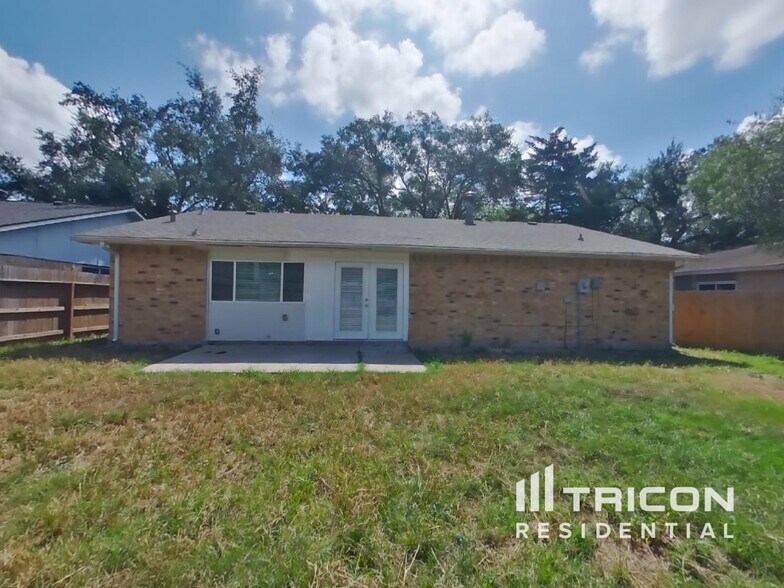 Building Photo - 5107 Dunnethead Dr