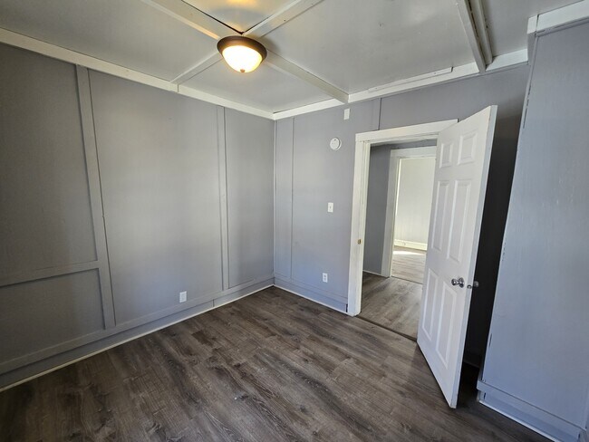 Building Photo - 415 Adams St