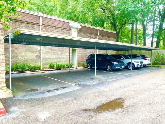 Building Photo - 7575 Katy Fwy