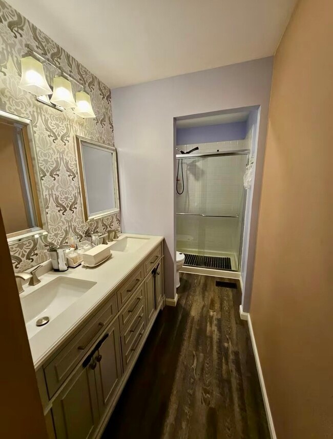 Building Photo - 5469 Barnwood Dr