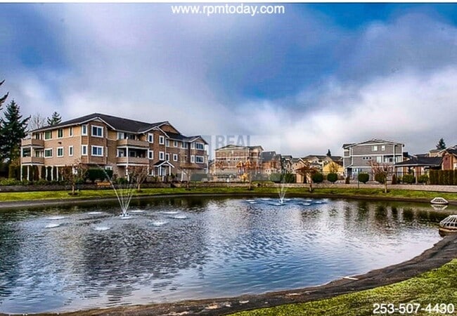 Building Photo - Stunning 2 Bedroom Condo With Garage!