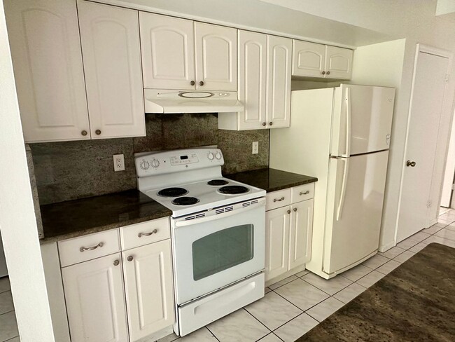 Building Photo - Huge 4/3 home in Lake Mary