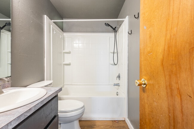 Building Photo - 924 E Georgia Ave