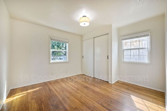 Building Photo - 254 G Ave