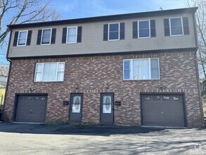 Building Photo - 16 Bradley Ave