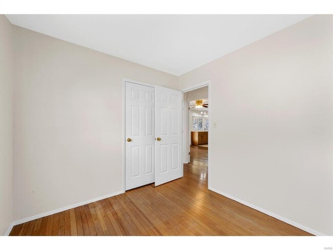 Building Photo - 596 Golfwood Dr