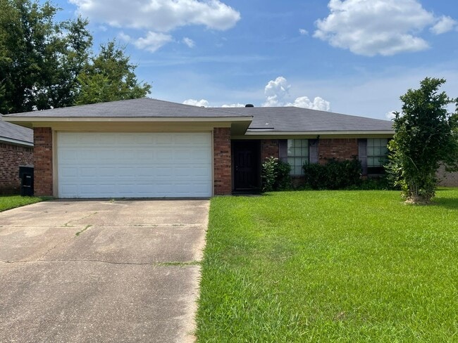Primary Photo - Brookhaven Estates Charmer!