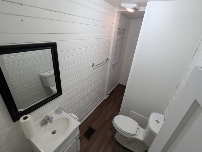 Building Photo - 2915 Winter Lake Rd