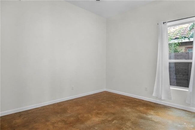 Building Photo - 27 Harvard Ave