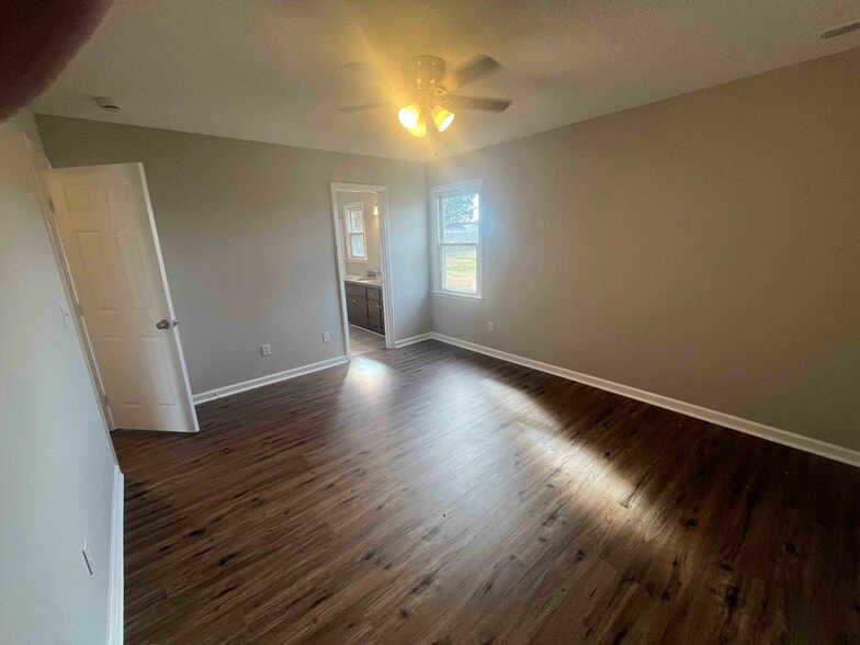 Building Photo - 326 Willow Oak Dr