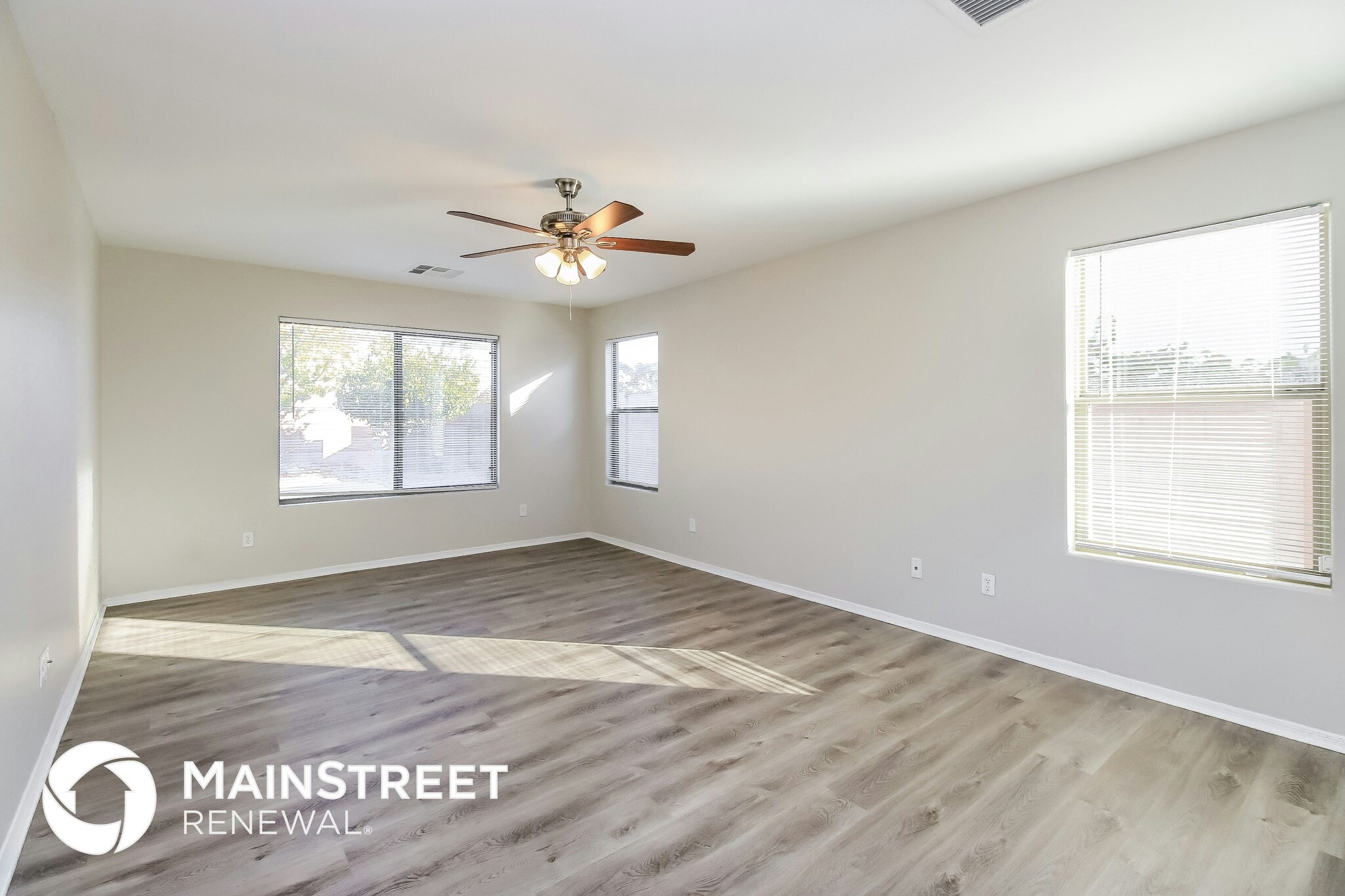 Building Photo - 1600 E Leaf Rd