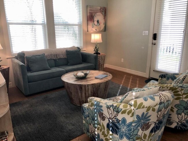 Building Photo - 104 Sailhouse