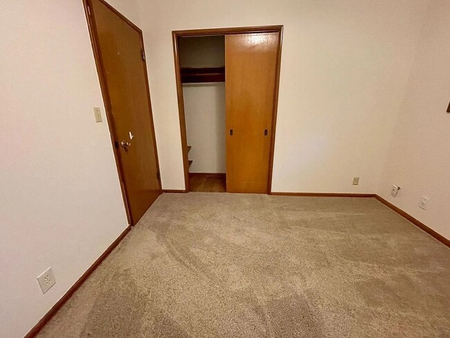 Building Photo - Charming 3 Bedroom 2 Bath Home with Large ...