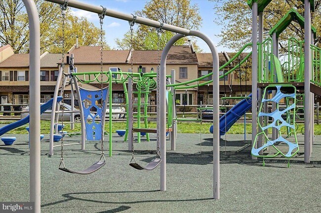 Building Photo - 2282 Suzann Dr