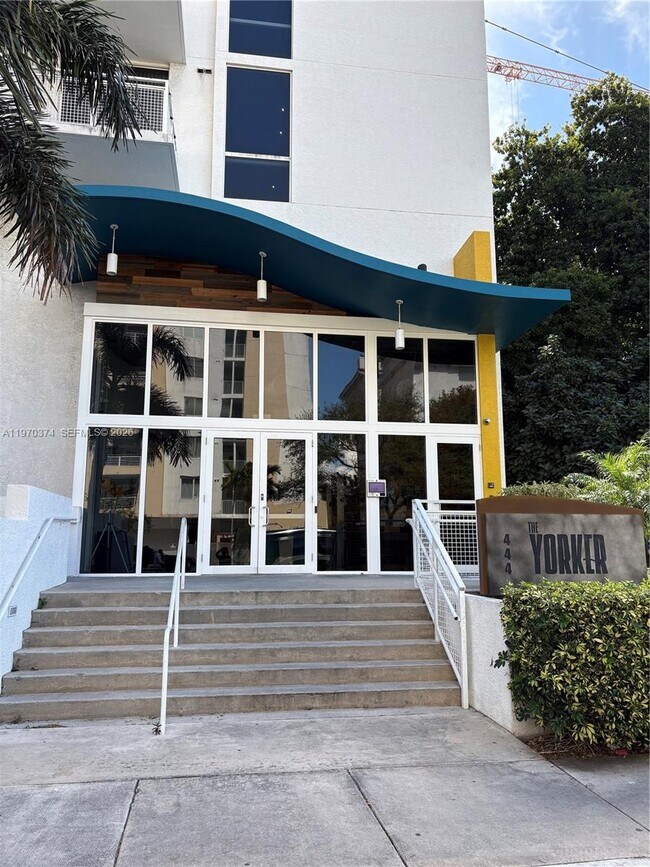 Building Photo - 444 NE 30th St