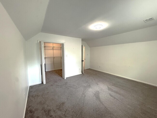 Building Photo - 1602 Bubbling Brook Dr