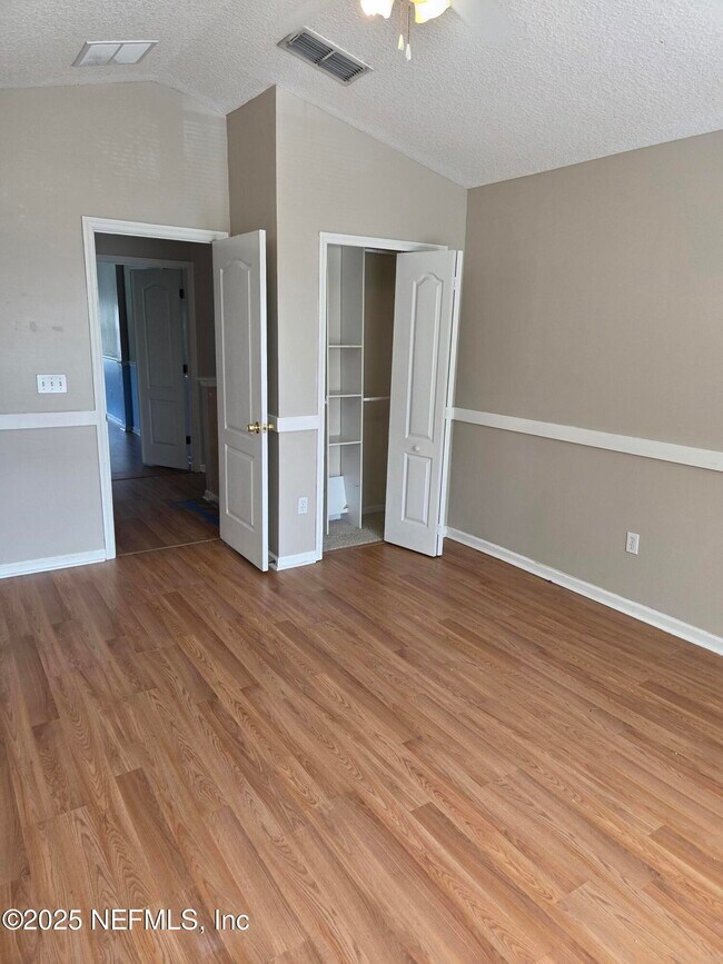 Building Photo - 1042 Drakefeather Dr
