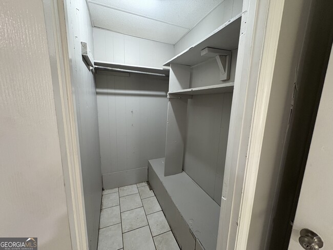 Building Photo - 207 Reynolds St NE