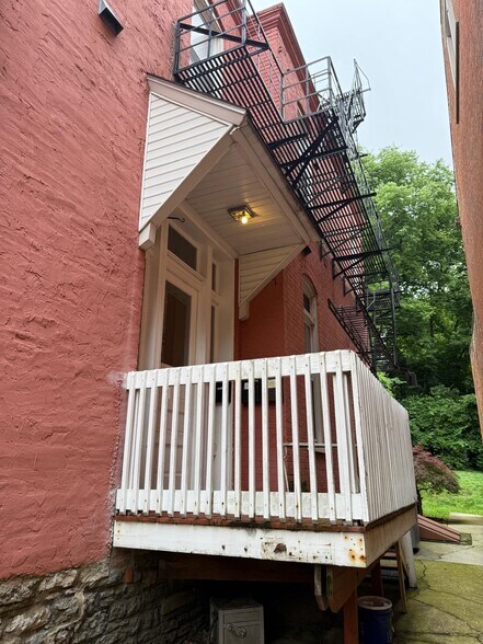 Building Photo - 2114 Fulton Ave