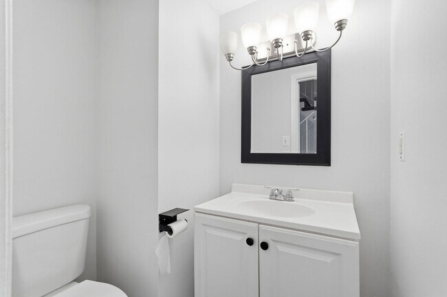 Building Photo - 9178 Laurelwood Ct