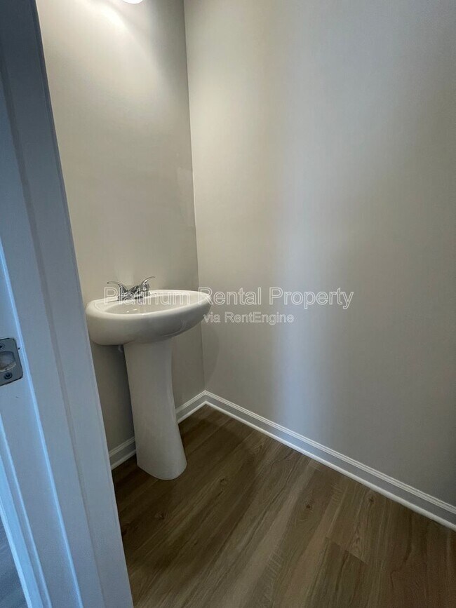 Building Photo - 74 Hampton Rdge Wy