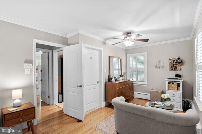 Building Photo - 521 S. Nursery Ave.