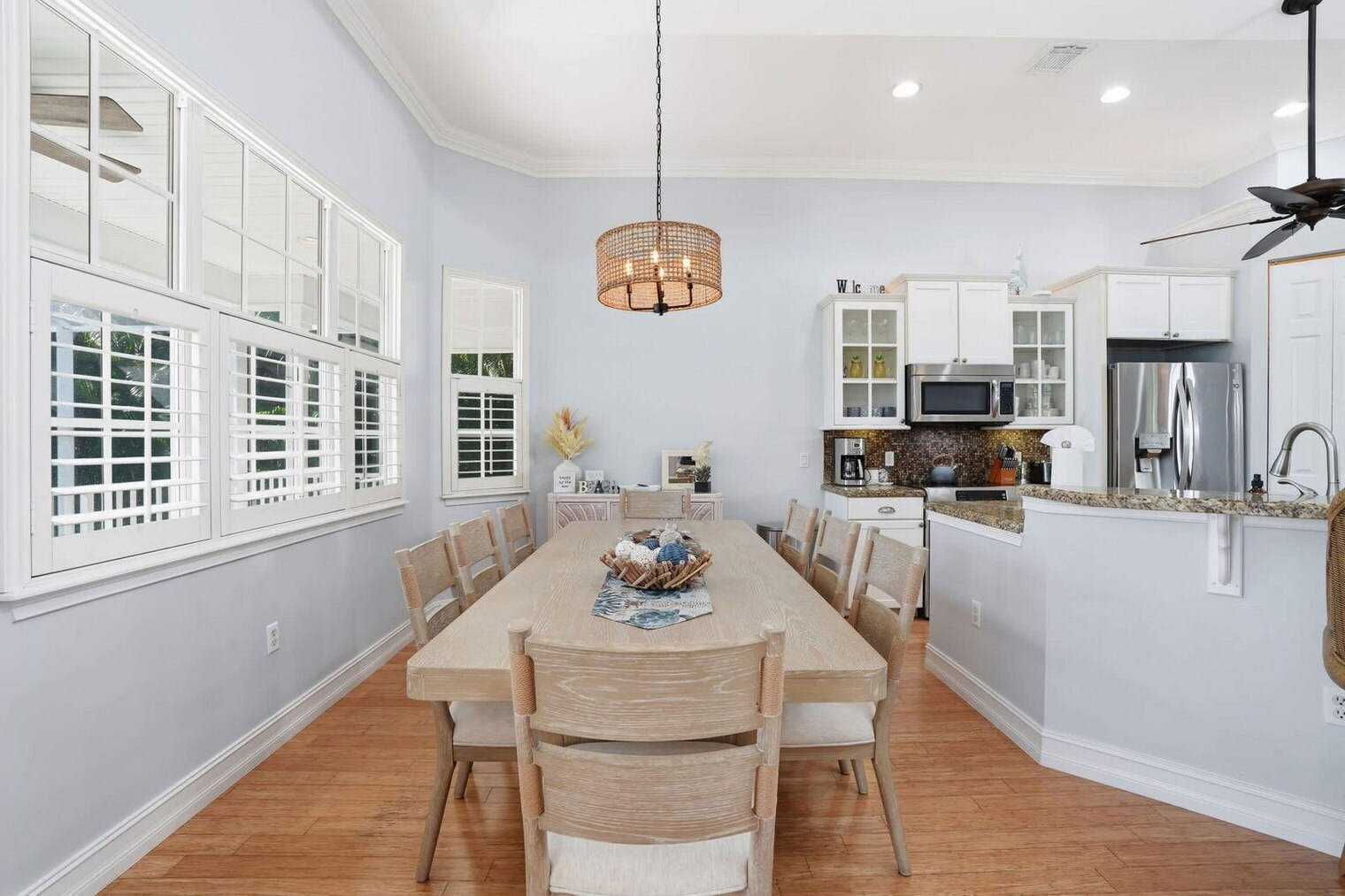 Building Photo - 3011 Pine Tree Dr