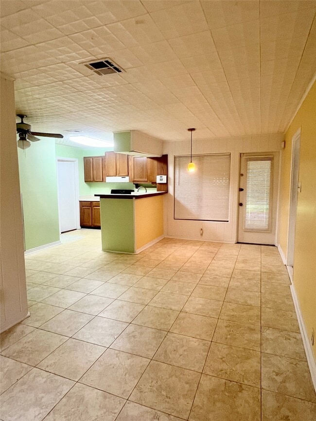 Building Photo - 4057 Woodfox St