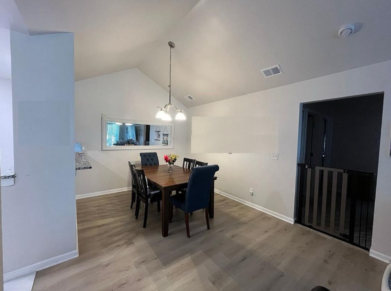 Building Photo - 55163 Westchester Dr