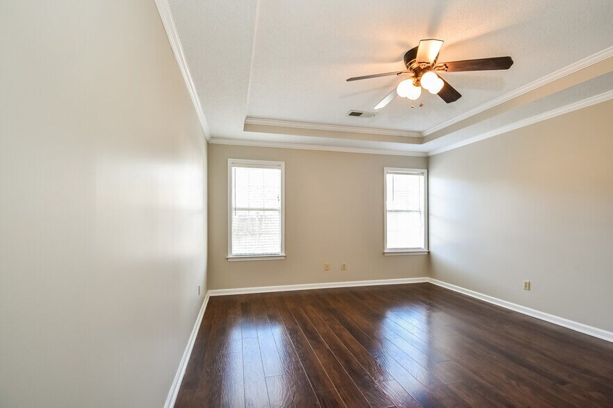 Building Photo - 9355 Lacee Ln