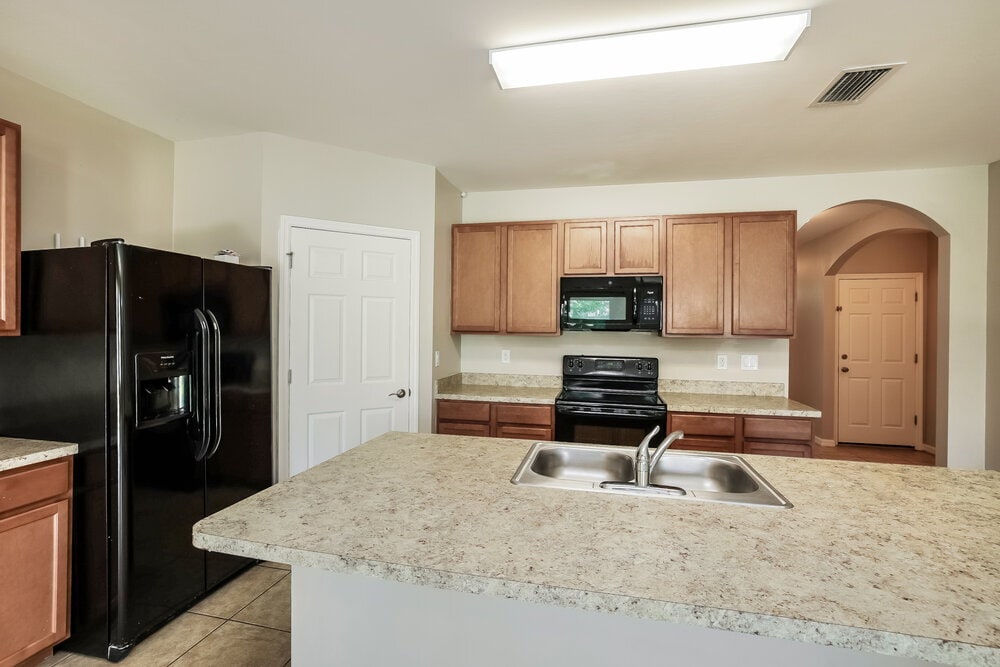 Building Photo - 21 SE 20th Pl