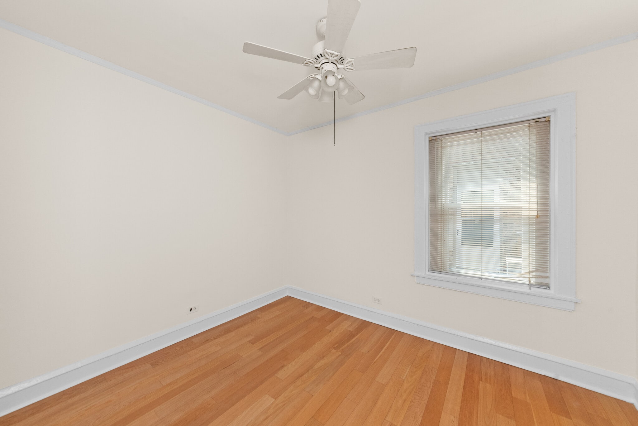 Building Photo - 2602 N Racine Ave