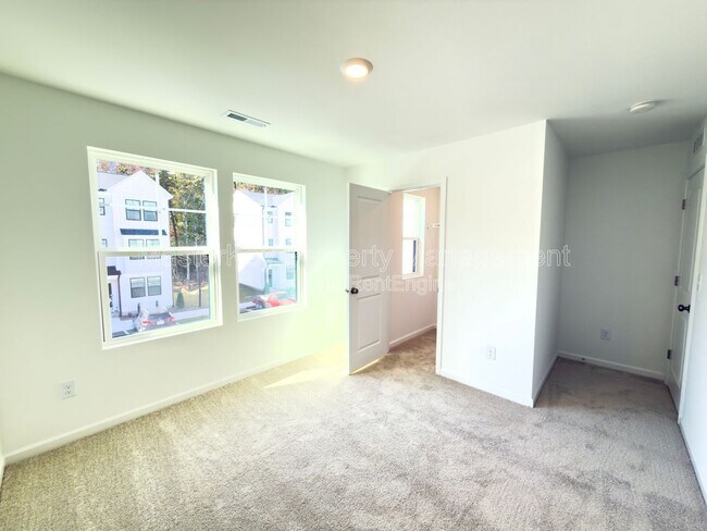 Building Photo - 1504 Crescent Townes Wy