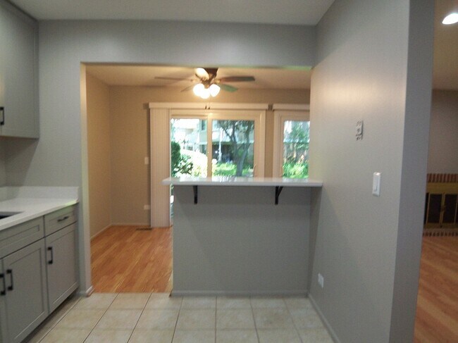Building Photo - 1546 Williamsburg Dr