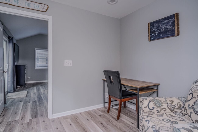 Building Photo - 3407 Venice Ave