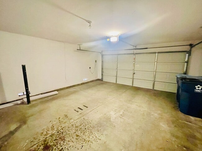 Building Photo - Coming Soon: Fantastic 3 Bedroom Home in S...