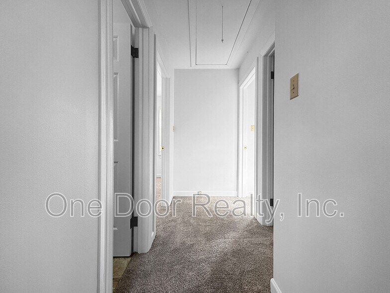 Building Photo - 108 Adams St