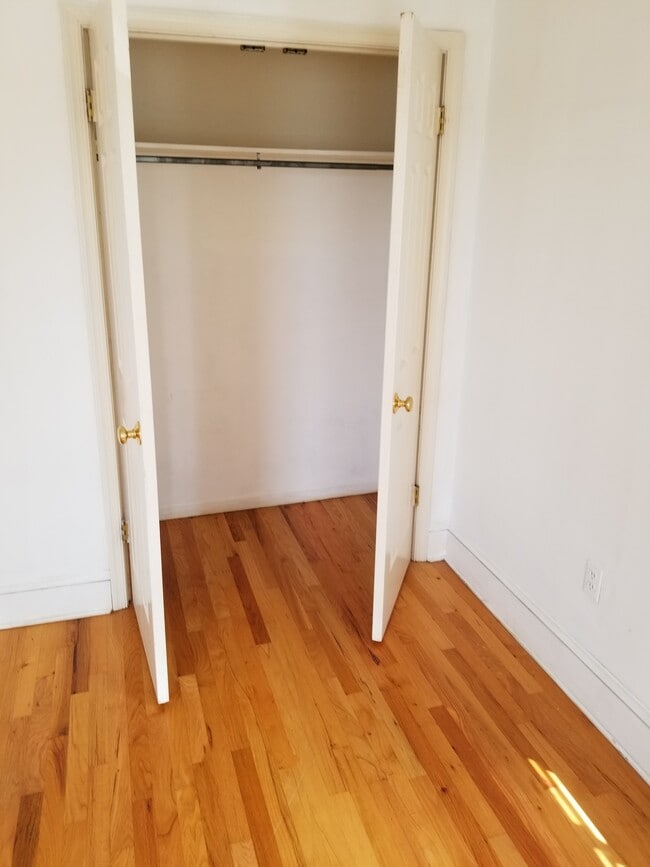 Building Photo - 81 Conduit St