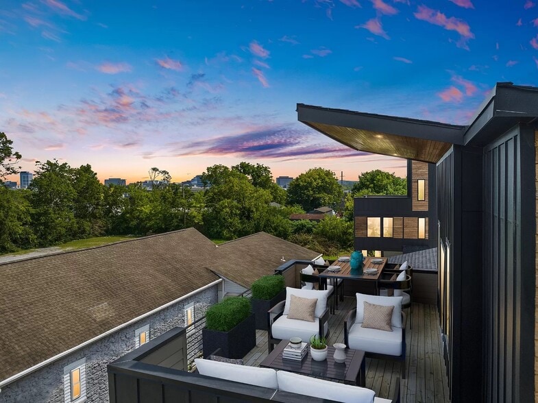 Outdoor living - 2409 Booker St