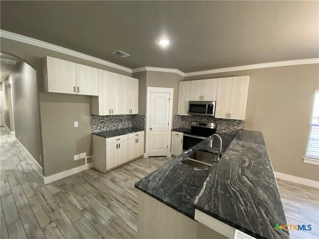 Building Photo - 1020 Mellow Breeze