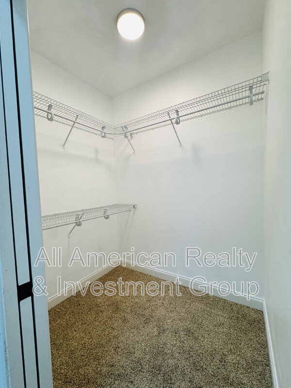 Building Photo - 603 Red Fern Rd